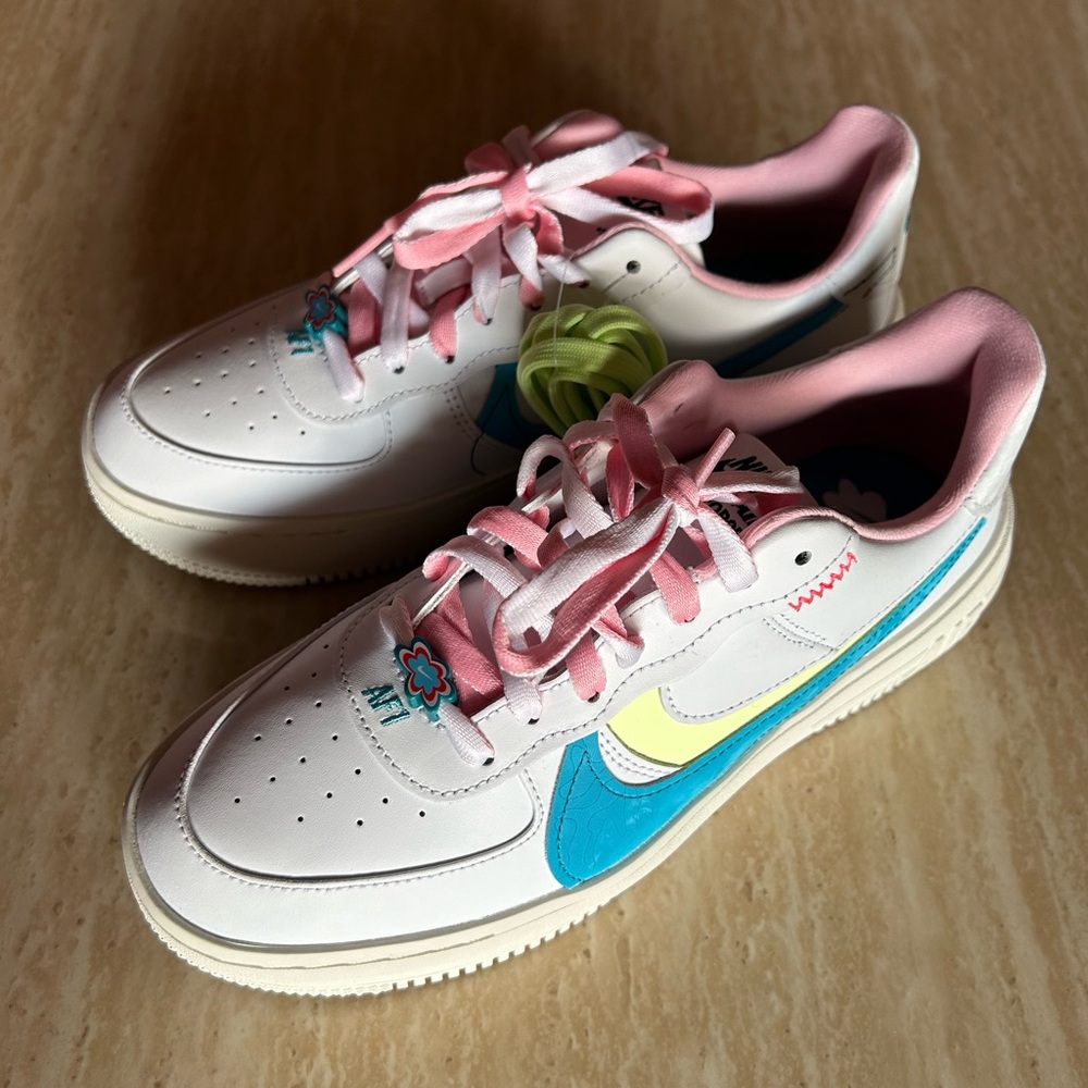 NWT Nike Air Force One AF1 Size 9